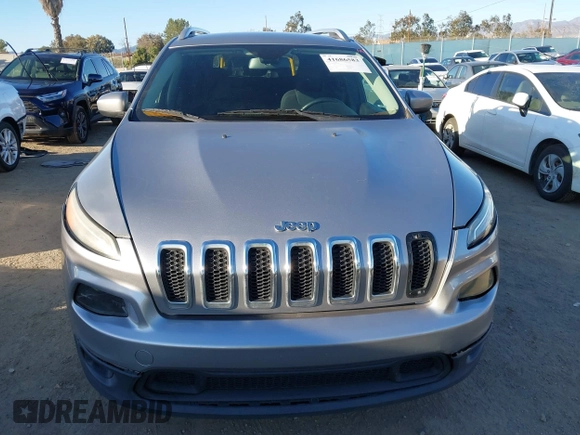 2016 Jeep Cherokee Latitude with VIN 1C4PJMCBXGW118161, listed as a IAAI auction lot 41686583 with 183,431 mi miles. Bid and sale history available at carsss.com. Image 12.