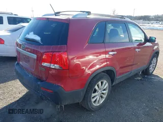 2011 Kia Sorento LX with VIN 5XYKT4A29BG085053, listed as a IAAI auction lot 41390173 with 258,761 mi miles. Bid and sale history available at carsss.com. Image 4.