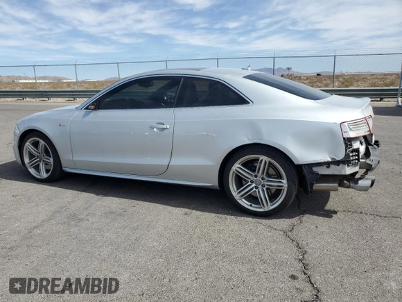 2013 Audi S5 Prestige z VIN WAUVGAFR1DA021286, wystawiony jako Copart lot #47070585 z przebiegiem 108 135 mil mil oraz Szkoda całkowita • Salvage title. Historia ofert i sprzedaży dostępna na DreamBid. Obrazek 2.