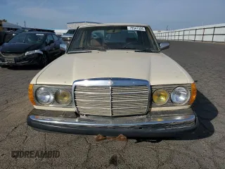 1983 Mercedes-Benz 300 with VIN WDBAB33A1DB021775, listed as a Copart auction lot 79347334 with 201,388 mi miles and Clean Title. Bid and sale history available at carsss.com. Image 5.