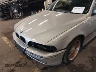 2000 BMW 5 Series 528iA with VIN WBADM6343YGU29947, listed as a IAAI auction lot 40979995 with 191,475 mi miles. Bid and sale history available at carsss.com. Image 6.