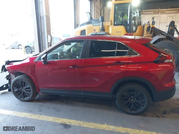 2022 Mitsubishi Eclipse Cross LE with VIN JA4ATVAA6NZ013879, listed as a IAAI auction lot 41450278 with 33,830 mi miles. Bid and sale history available at carsss.com. Image 15.