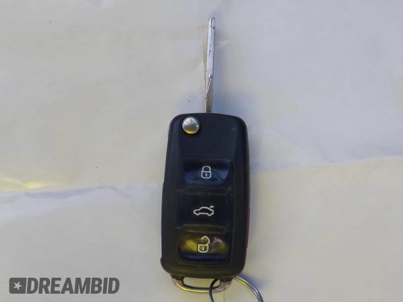 2013 Volkswagen Passat SE with VIN 1VWBH7A36DC001528, listed as a IAAI auction lot 42568026 with 186,814 mi miles and . Bid and sale history available at DreamBid. Image 11.