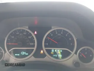 2008 Jeep Wrangler Rubicon z VIN 1J8GA69178L630840, wystawiony jako IAAI lot #42483010 z przebiegiem 145 196 mil mil oraz . Historia ofert i sprzedaży dostępna na DreamBid. Obrazek 7.