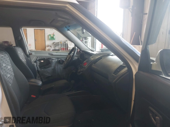 2011 Kia Soul + with VIN KNDJT2A24B7716580, listed as a IAAI auction lot 41974058 with 139,940 mi miles. Bid and sale history available at carsss.com. Image 5.