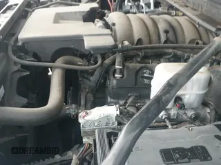 2019 Chevrolet Suburban LT z VIN 1GNSCHKC9KR357351, wystawiony jako IAAI lot #42133855 z przebiegiem 202 919 mil mil oraz . Historia ofert i sprzedaży dostępna na DreamBid. Obrazek 20.