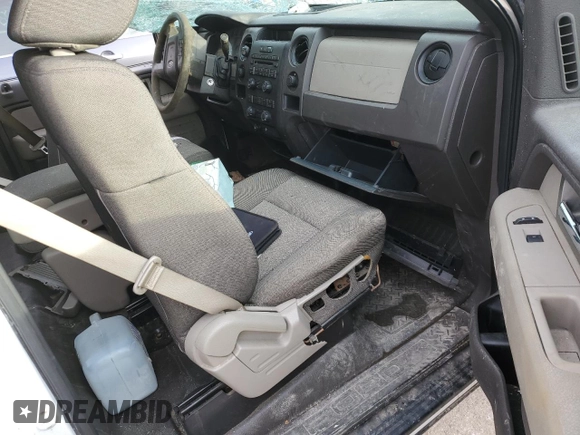 2010 Ford F-150 XL с VIN 1FTNF1E81AKB37107, выставлен на аукционе Copart как лот 43916295 с пробегом 122 748 миль миль и Списание • Salvage title. История ставок и продаж доступна на DreamBid. Изображение 8.