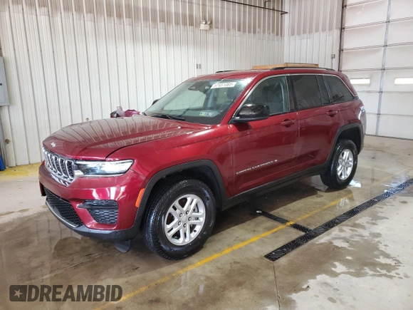 2023 Jeep Grand Cherokee Laredo z VIN 1C4RJHAG1PC568930, wystawiony jako Copart lot #57451085 z przebiegiem 22 866 mil mil oraz Szkoda całkowita • Salvage title. Historia ofert i sprzedaży dostępna na DreamBid. Obrazek 1.