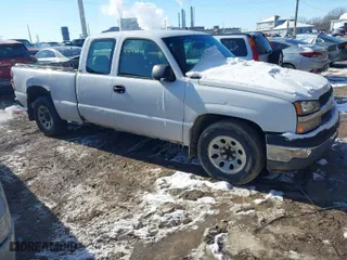 2005 Chevrolet Silverado 1500 Work Truck with VIN 1GCEC19X95Z262539, listed as a IAAI auction lot 41643944 with 1 mi miles. Bid and sale history available at carsss.com. Image 1.