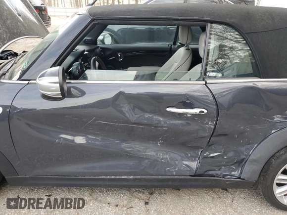 2019 MINI Convertible Cooper S z VIN WMWWG9C53K3E40166, wystawiony jako Copart lot #50588705 z przebiegiem 32 886 mil mil oraz Szkoda całkowita • Salvage title. Historia ofert i sprzedaży dostępna na DreamBid. Obrazek 7.