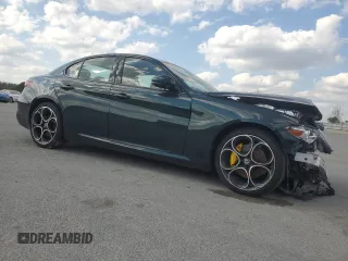 2021 Alfa Romeo Giulia Ti Sport with VIN ZARFAMBN1M7649574, listed as a Copart auction lot 49258235 with 33,004 mi miles and Clean title. Bid and sale history available at DreamBid. Image 4.