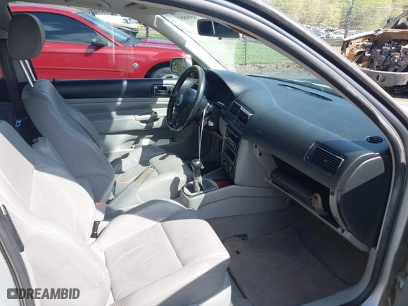 2003 Volkswagen GTI with VIN 9BWDE61J734034632, listed as a IAAI auction lot 41998813 with 258,294 mi miles. Bid and sale history available at carsss.com. Image 5.
