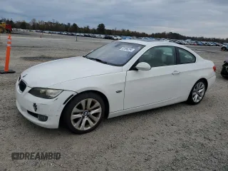 2010 BMW 3 Series 328i with VIN WBAWB3C57AP139884, listed as a Copart auction lot 82596294 with 86,610 mi miles and Clean Title. Bid and sale history available at carsss.com. Image 1.