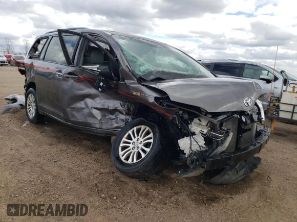 2017 Toyota Sienna XLE Auto Access Seat с VIN 5TDYZ3DC8HS832791, выставлен на аукционе Copart как лот 52372865 с пробегом 270 739 миль миль и Списание • Salvage title. История ставок и продаж доступна на DreamBid. Изображение 4.