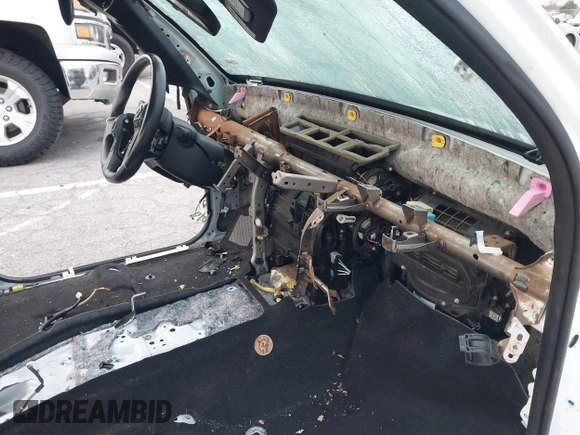 2017 Toyota Tacoma SR5 with VIN 3TMDZ5BN4HM025697, listed as a IAAI auction lot 41725799 with Not Provided miles. Bid and sale history available at carsss.com. Image 5.