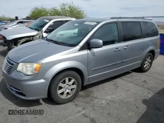 2013 Chrysler Town & Country Touring z VIN 2C4RC1BG0DR630188, wystawiony jako Copart lot #53320815 z przebiegiem 115 026 mil mil oraz Szkoda całkowita • Salvage title. Historia ofert i sprzedaży dostępna na DreamBid. Obrazek 1.
