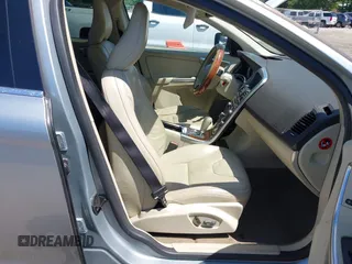 2012 Volvo XC60 3.2L с VIN YV4952DL6C2342972, выставлен на аукционе IAAI как лот 42319291 с пробегом 140 471 миль миль и . История ставок и продаж доступна на DreamBid. Изображение 5.