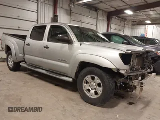 2007 Toyota Tacoma z VIN 5TEMU52N37Z444818, wystawiony jako IAAI lot #41242753 z przebiegiem 140 631 mil mil oraz . Historia ofert i sprzedaży dostępna na DreamBid. Obrazek 1.