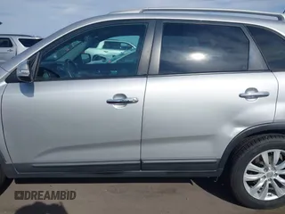 2011 Kia Sorento EX with VIN 5XYKU3A12BG076595, listed as a IAAI auction lot 41920914 with 190,751 mi miles. Bid and sale history available at carsss.com. Image 14.