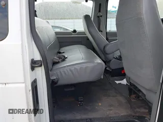 2003 Ford Econoline Passenger XL с VIN 1FBNE31L13HB41347, выставлен на аукционе IAAI как лот 42448319 с пробегом 58 602 миль миль и . История ставок и продаж доступна на DreamBid. Изображение 8.