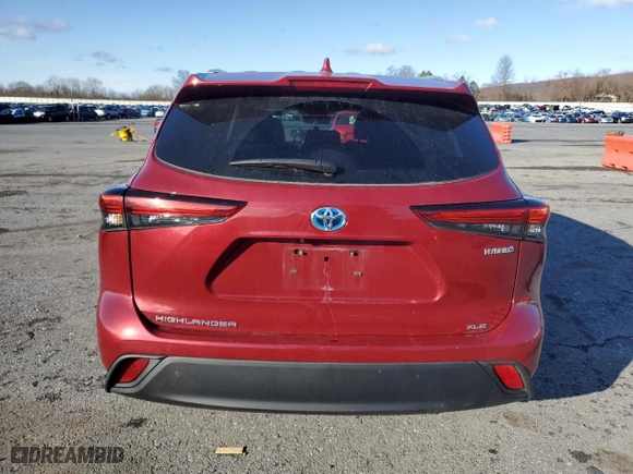 2022 Toyota Highlander Hybrid XLE with VIN 5TDGBRCH6NS540794, listed as a Copart auction lot 49323695 with 61,638 mi miles and Salvage Title. Bid and sale history available at carsss.com. Image 6.