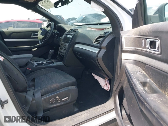 2017 Ford Explorer XLT with VIN 1FM5K7D89HGC85465, listed as a IAAI auction lot 42151342 with Not provided miles and . Bid and sale history available at DreamBid. Image 5.