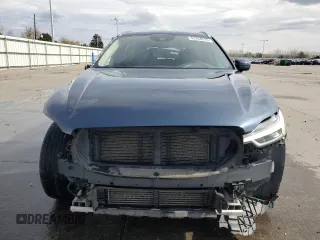 2018 Volvo XC60 Momentum with VIN YV4102RKXJ1002643, listed as a Copart auction lot 52254575 with 75,183 mi miles and Salvage Title. Bid and sale history available at DreamBid. Image 5.