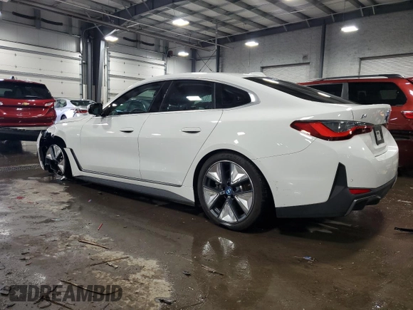 2024 BMW i4 xDrive40 z VIN WBY83FB06RFT27327, wystawiony jako Copart lot #84040704 z przebiegiem 5 137 mil mil oraz Szkoda całkowita • Salvage title. Historia ofert i sprzedaży dostępna na DreamBid. Obrazek 2.