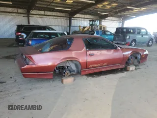 1989 Chevrolet Camaro z VIN 1G1FP21F7KL137015, wystawiony jako Copart lot #46108305 z przebiegiem 78 714 mil mil oraz Szkoda całkowita • Salvage title. Historia ofert i sprzedaży dostępna na DreamBid. Obrazek 3.