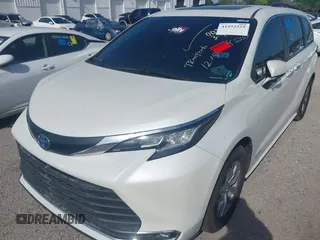 2021 Toyota Sienna XLE with VIN 5TDYRKEC0MS002020, listed as a IAAI auction lot 41952525 with 345,978 mi miles. Bid and sale history available at carsss.com. Image 6.