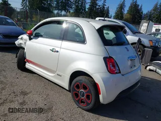 2015 FIAT 500e with VIN 3C3CFFGE3FT570199, listed as a IAAI auction lot 41631856 with 51,692 mi miles. Bid and sale history available at carsss.com. Image 3.