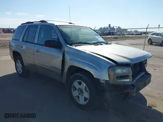 2002 Chevrolet TrailBlazer LS with VIN 1GNDT13S122439749, listed as a IAAI auction lot 41818185 with 165,588 mi miles. Bid and sale history available at carsss.com. Image 1.