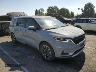 2024 Kia Carnival EX with VIN KNDNC5H34R6423148, listed as a Copart auction lot 74133784 with 5,481 mi miles and Salvage Title. Bid and sale history available at carsss.com. Image 4.