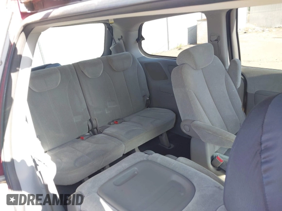 2008 Kia Sedona LX with VIN KNDMB233186231401, listed as a IAAI auction lot 42139919 with 209,006 mi miles. Bid and sale history available at carsss.com. Image 8.