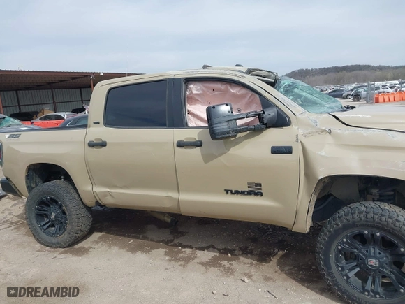 2017 Toyota Tundra 4WD SR5 with VIN 5TFDW5F16HX631528, listed as a IAAI auction lot 41829506 with 0 mi miles. Bid and sale history available at carsss.com. Image 13.