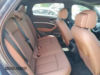 2024 Audi Q8 e-tron Sportback S line Premium Plus z VIN WA1CAAGE8RB036144, wystawiony jako Copart lot #63983214 z przebiegiem 4178 mil mil oraz Szkody całkowita. Historia ofert i sprzedaży dostępna na DreamBid. Obrazek 10.