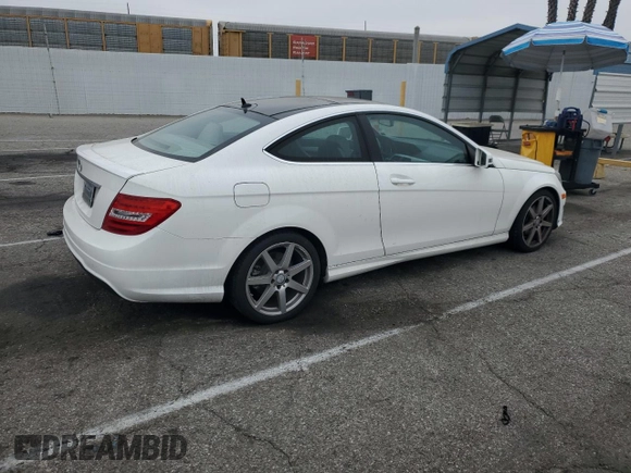 2013 Mercedes-Benz C 250 с VIN WDDGJ4HB3DG051259, выставлен на аукционе Copart как лот 64798525 с пробегом 80 760 миль миль и Чистый • Clean title. История ставок и продаж доступна на DreamBid. Изображение 3.