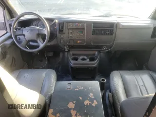 2007 Chevrolet Express Cargo z VIN 1GCFG15X071227758, wystawiony jako Copart lot #42600545 z przebiegiem 161 145 mil mil oraz Szkoda całkowita • Salvage title. Historia ofert i sprzedaży dostępna na DreamBid. Obrazek 8.