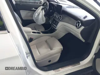 2019 Mercedes-Benz GLA 250 z VIN WDCTG4GB7KJ585660, wystawiony jako IAAI lot #41771154 z przebiegiem 96 301 mil mil oraz . Historia ofert i sprzedaży dostępna na DreamBid. Obrazek 5.