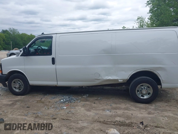 2017 Chevrolet Express Cargo z VIN 1GCWGBFF4H1289693, wystawiony jako IAAI lot #42310038 z przebiegiem 152 692 mil mil oraz . Historia ofert i sprzedaży dostępna na DreamBid. Obrazek 14.