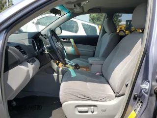2008 Toyota Highlander z VIN JTEEW41A682019991, wystawiony jako Copart lot #60118135 z przebiegiem 185 105 mil mil oraz Czysty tytuł • Clean title. Historia ofert i sprzedaży dostępna na DreamBid. Obrazek 7.