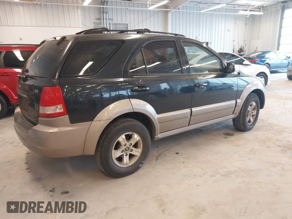 2005 Kia Sorento LX z VIN KNDJC733755447560, wystawiony jako IAAI lot #41724093 z przebiegiem 145 599 mil mil oraz . Historia ofert i sprzedaży dostępna na DreamBid. Obrazek 4.