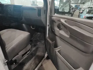2004 Chevrolet Express Cargo with VIN 1GCHG39U141194530, listed as a IAAI auction lot 42641569 with 271,279 mi miles and . Bid and sale history available at DreamBid. Image 14.