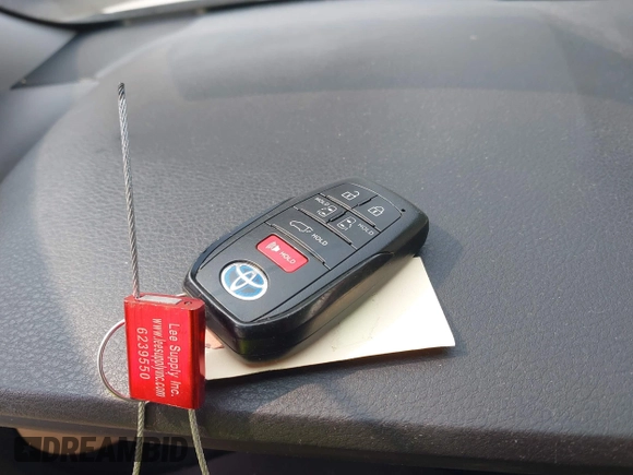 2021 Toyota Sienna XLE z VIN 5TDYSKFC5MS007183, wystawiony jako IAAI lot #41196097 z przebiegiem 49 744 mil mil oraz . Historia ofert i sprzedaży dostępna na DreamBid. Obrazek 11.