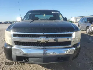 2008 Chevrolet Silverado 1500 1LT with VIN 2GCEC13J181245915, listed as a Copart auction lot 46946785 with 232,622 mi miles and Clean Title. Bid and sale history available at DreamBid. Image 5.