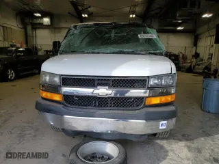 2012 Chevrolet Express Passenger 1LT with VIN 1GAZG1FG0C1187597, listed as a Copart auction lot 89245145 with 139,794 mi miles and Clean Title. Bid and sale history available at carsss.com. Image 5.