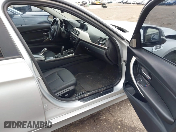 2014 BMW 3 Series 320i xDrive with VIN WBA3C3C58EP661364, listed as a IAAI auction lot 41947049 with 211,982 mi miles and . Bid and sale history available at DreamBid. Image 5.