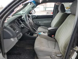 2014 Toyota Tacoma with VIN 3TMMU4FN7EM065660, listed as a Copart auction lot 53133665 with 83,505 mi miles and Salvage title. Bid and sale history available at DreamBid. Image 7.