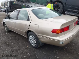 2001 Toyota Camry CE with VIN 4T1BG22K01U023122, listed as a IAAI auction lot 41995936 with 172,134 mi miles. Bid and sale history available at carsss.com. Image 3.