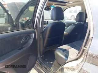 2006 Ford Escape Limited z VIN 1FMCU94146KA18857, wystawiony jako IAAI lot #42662888 z przebiegiem 182 070 mil mil oraz . Historia ofert i sprzedaży dostępna na DreamBid. Obrazek 8.